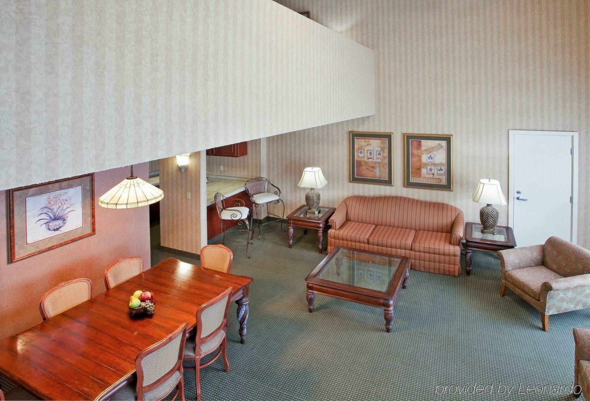 Holiday Inn Wichita East I-35, An Ihg Hotel Интерьер фото